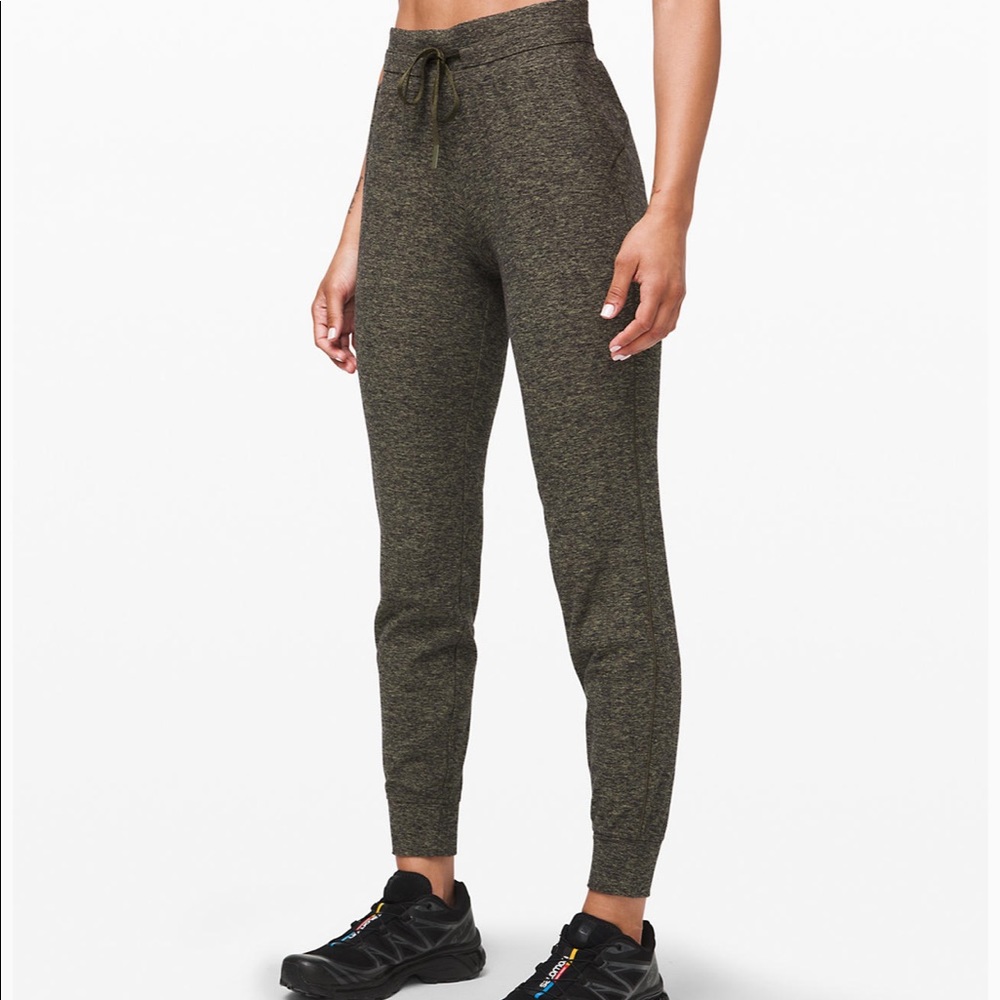 Lululemon ready to rulu green jogger